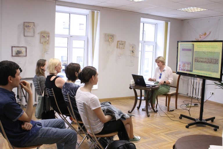 O.M. Yastrebova delivered a lecture on “Manuscripts in the history of Iranian culture” at the Library of National Literatures