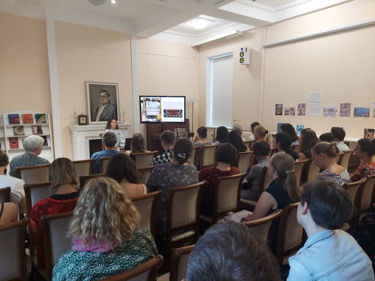 Polina Lyubimova delivered a lecture “Threads from Paradise. Carpets of Iran” in Saint Petersburg