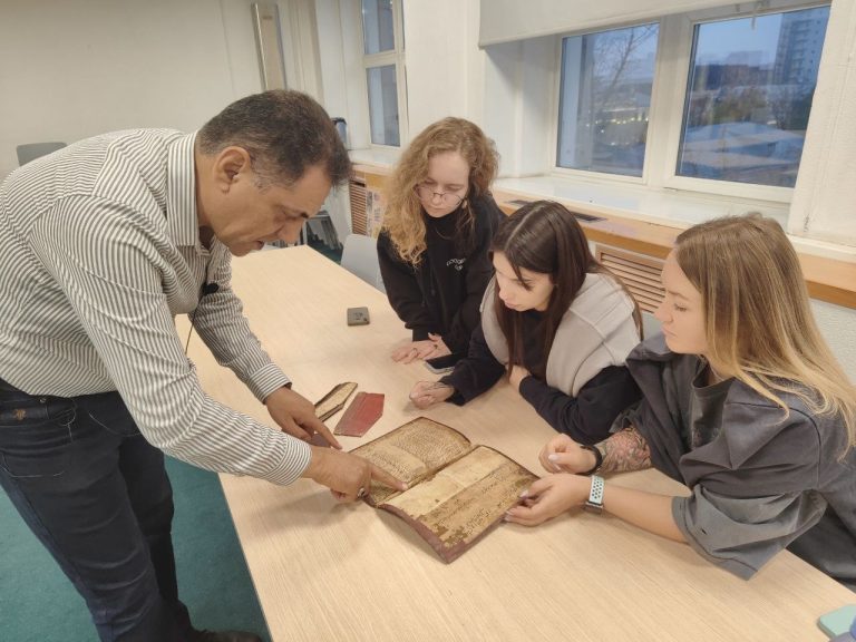 A Master Class on book binding restoration was held at N.A. Nekrasov Library